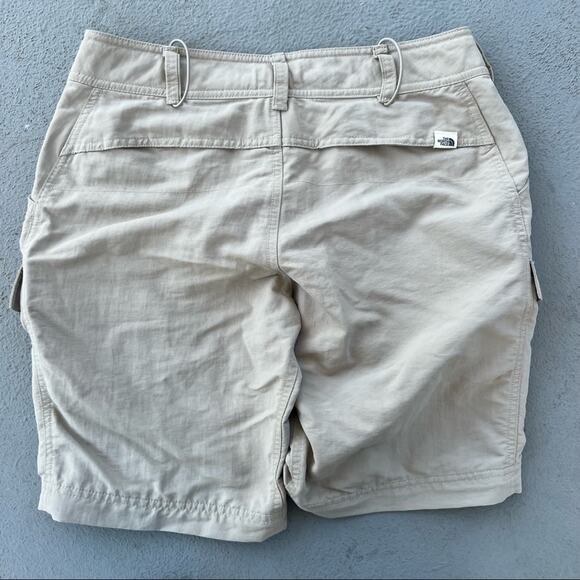 North Face tan ripstop type hiking shorts Size 4 - Picture 2 of 6